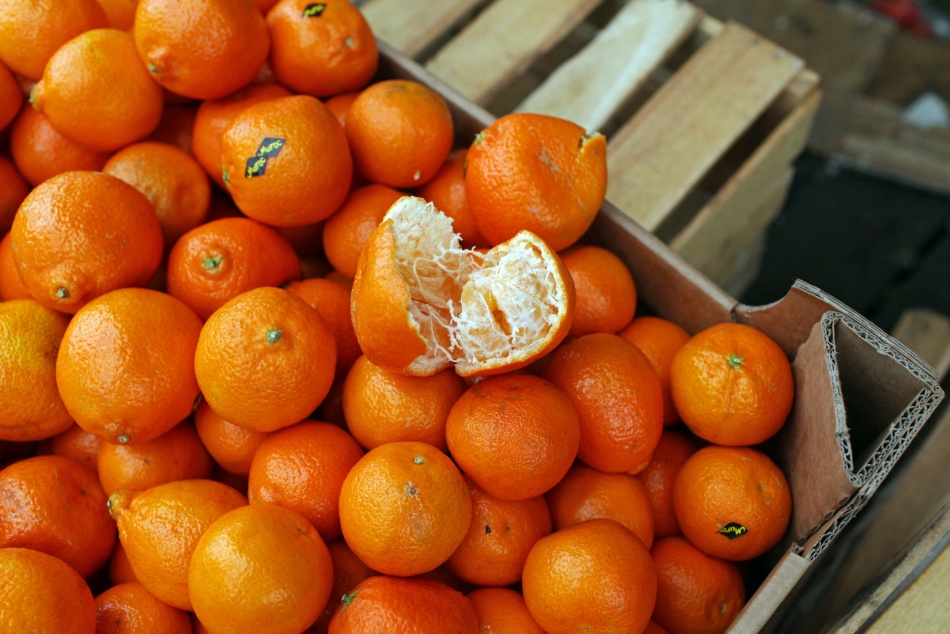 Цены на мандарины в 2025 году снизились из-за рекордного урожая и крепкого рубля